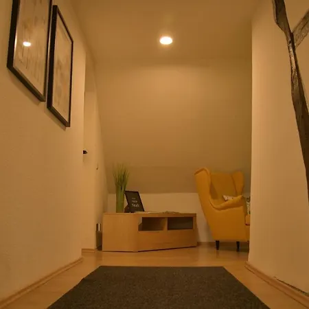 Apartment Stilvolle Altbauwohnung, Feder & Leicht Hoehr-Grenzhausen