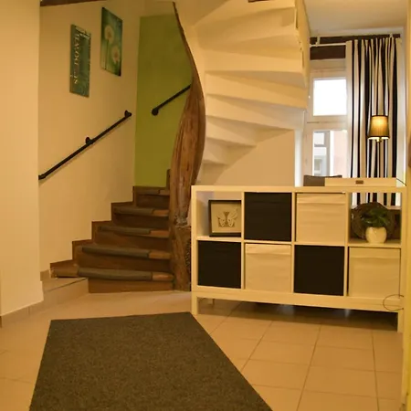 Stilvolle Altbauwohnung, Feder & Leicht * Hoehr-Grenzhausen