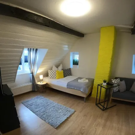 Stilvolle Altbauwohnung, Feder & Leicht Apartment