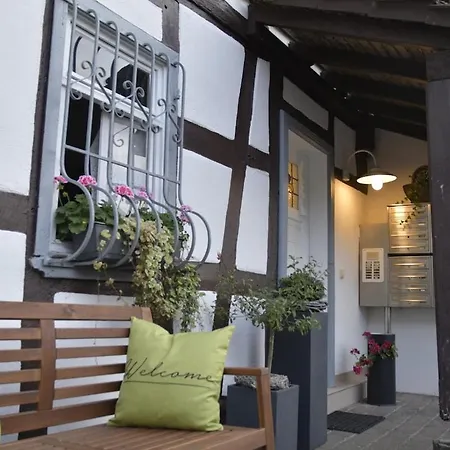 Stilvolle Altbauwohnung, Feder & Leicht Apartment *