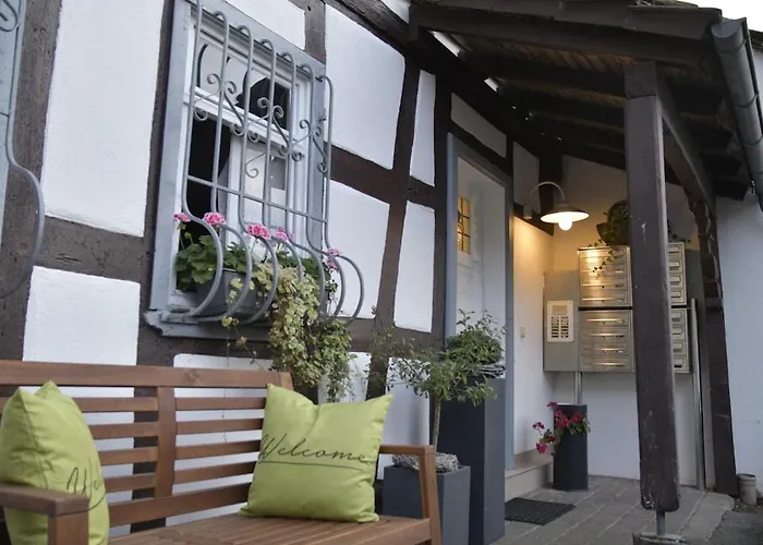 Stilvolle Altbauwohnung, Feder & Leicht 公寓 *